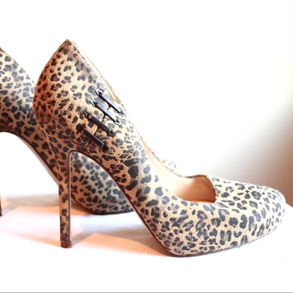 BOUTIQUE 9 leopard suede heels